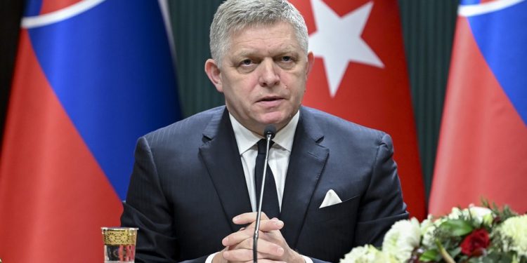 Kijev se klanja na slovački pritisak – PM – RT World News