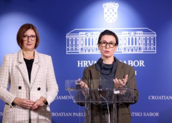 Knežević oštro o Dabru: “Vlada ovisi o mišljenju čovjeka koji djecu uči pucati”