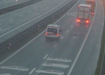 Kolnici mokri i skliski, mogući odroni. Na Jadranu prekid pomorskog prometa
