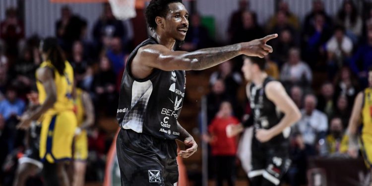 Košarka, Tortona na Final Eightu Kupa Italije. Brescia zimski prvak