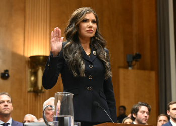 Kristi Noem uklanja proceduralnu prepreku na putu do potvrde Državne sigurnosti