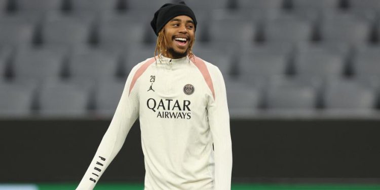 Kvara, jesi li siguran da igraš za PSG? Barcola postiže fantastičan gol