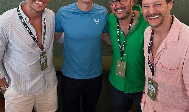 Lee Elliott dolazi na Australian Open bez vjenčanog prstena dok se Georgia Love sama vraća kući sa svog putovanja u New York nakon što je potvrđen razlaz para