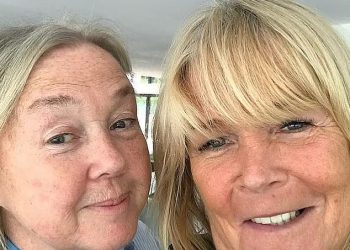 Linda Robson prekinula je šutnju o dijagnozi demencije Pauline Quirke, kolegice i ‘najbolje prijateljice’ iz serije Ptice od perja, srcedrapajućom izjavom