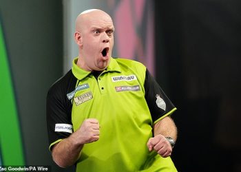 Michael van Gerwen nadmašuje Chrisa Dobeyja i po sedmi put dolazi do finala Svjetskog prvenstva u pikadu