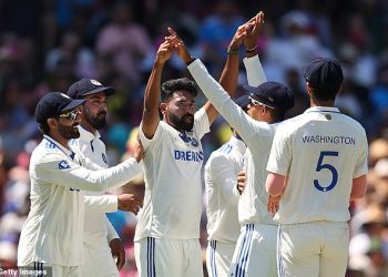 Mladi australski napadač Sam Konstas IZRUGAN od strane indijskih igrača nakon prvog otkaza u SCG – jer je Jasprit Bumrah poslan u bolnicu na skeniranje zbog misteriozne ozljede