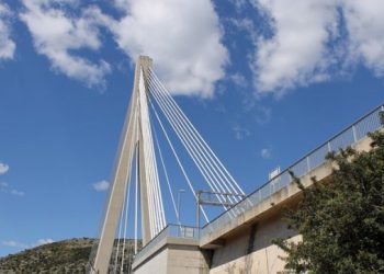 Most zatvoren za prvu skupinu vozila