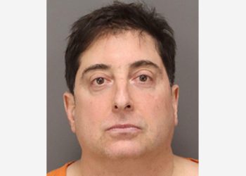 Muškarac s Floride uhićen jer je srušio pro-Trump natpis zbog kojeg se ‘osjećao zastrašeno’