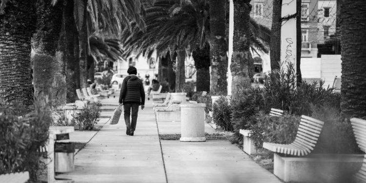 NIPOŠTO SE NE SMIJE NEOZBILJNO SHVAĆATI ‘Ja sam od onih šta su se odma cijepili. Sad oko mene svi kašlju, šmrcaju i pod fibrom su’