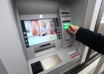 Najavljeno instant prebacivanje novca s računa neovisno o vikendu i blagdanima. Banke ipak to neće odmah omogućiti