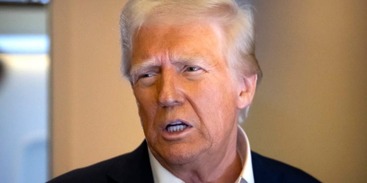 Najnovije: Bijela kuća zahtijeva pobjedu u obračunu s Kolumbijom zbog uzimanja deportiranih migranata