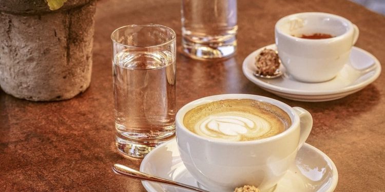 Naš čitatelj ostao zatečen: “Svratio sam na kavu i našao prazan kafić”