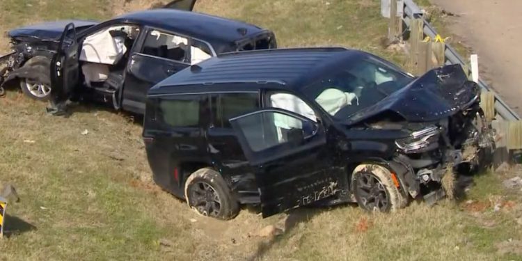 Nedužna osoba ubijena kada je potraga policije za osumnjičenikom za ubojstvo koji je htio ‘nazvati mamu’ završila nesrećom