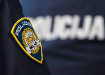 Neki je tip drugom tipu u Vodicama ukrao hranilicu za životinje, reagirala policija