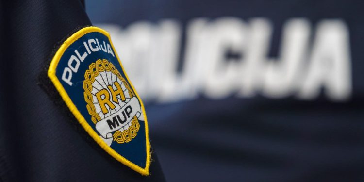 Neki je tip drugom tipu u Vodicama ukrao hranilicu za životinje, reagirala policija