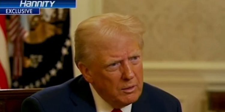 Nekoliko dana nakon što je Biden Trumpu poslužio čaj, novi predsjednik prijeti da će ga baciti knjigom