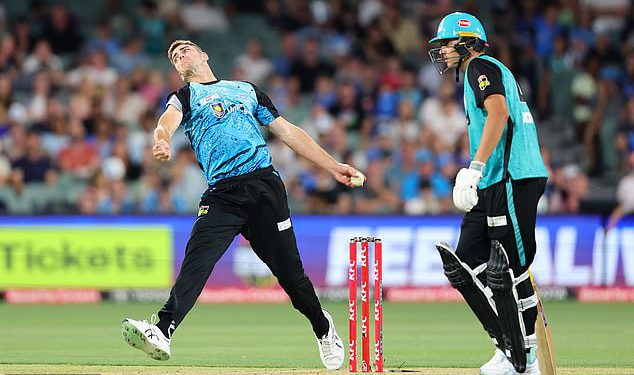 Nevjerojatan trenutak u BBL-u dok se tata bacača hvata u gužvi nakon što sin dobije šest udaraca: ‘Nema šanse!’