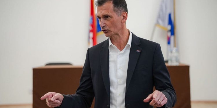 “Nije ‘ćuko’ za vas glasovao u vašoj ulici”. Zanimljivo je koliko je glasova u ‘svojoj’ ulici ovaj put dobio Primorac. Dobro pogledajte ovu brojku