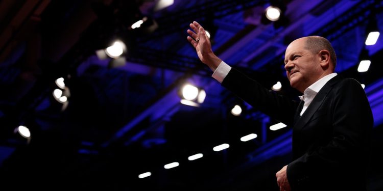 Njemački Scholz podržava sastanak Putina i Trumpa — RT World News