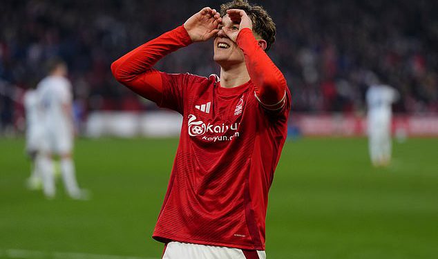 Nottingham Forest 2-0 Luton Town: Visokoletači Premier lige lako su prošli Hatterse bez menadžera u FA kupu – dok se pogled prebacuje na okršaj Liverpoola