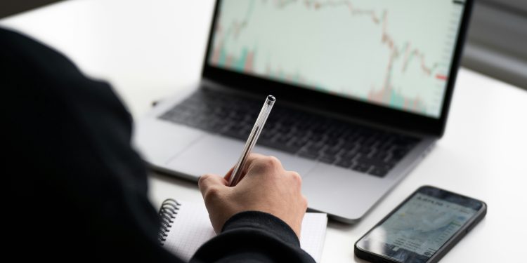 Novi Calamos ETF obećava 100% zaštitu od pada cijena Bitcoina (BTC)