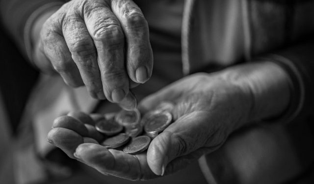 ODLUKA VLADE RS Najniža mirovina povećana za 18 KM, evo koliko sada iznosi