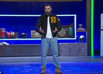 Obožavatelji NFL-a osudili ‘bolno nezabavan’ kasnonoćni debi u talk showu ESPN-a Jasona Kelcea: ‘Tako sam brzo promijenio kanal’