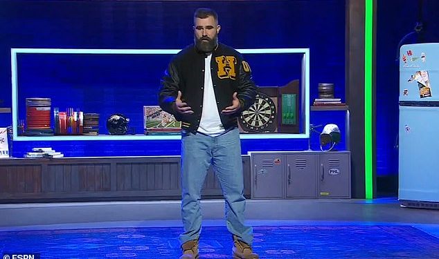 Obožavatelji NFL-a osudili ‘bolno nezabavan’ kasnonoćni debi u talk showu ESPN-a Jasona Kelcea: ‘Tako sam brzo promijenio kanal’