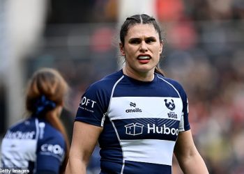 Obožavatelji hrle vidjeti Ilonu Maher dok američka zvijezda debitira za Bristol Bearse u porazu 40-17 protiv prvaka Premiershipa Gloucester-Hartpuryja