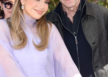 Obožavatelji su podivljali kad se Jennifer Lopez ponovno ujedinila s kolegom iz Maid In Manhattana Ralphom Fiennesom 22 godine kasnije