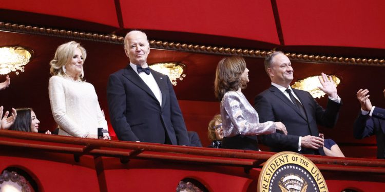 Odnosi Harrisa i Bidena postaju sve ‘hladniji’ – WSJ — RT World News