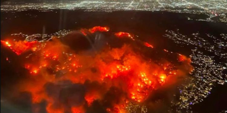 Opasnost za Los Angeles: Zbog jačanja vjetra prijete novi eksplozivni požari