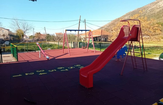 Općina Konavle uložila 30 tisuća eura u nova dječja igrališta u Dubravci i na Zvekovici