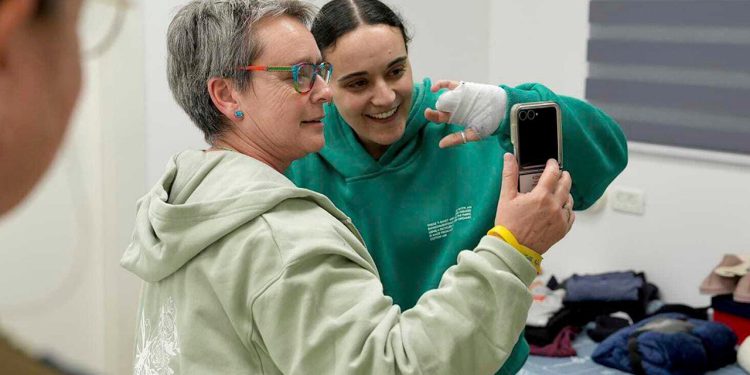 Oslobođena izraelska talac progovorila po prvi put, rekla da se ‘vratila u svoj život’ nakon zatočeništva Hamasa