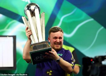 Otkriveno: Zapanjujući iznos koji bi Luke Littler mogao zaraditi u sljedećih deset godina nakon uspjeha na Svjetskom prvenstvu u pikadu