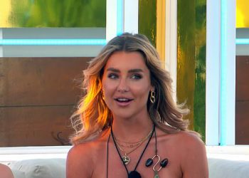 Otok ljubavi: All Stars SPOILER: Casey i nova bomba Tina VRLO se žestoko posvađaju zbog svoje prethodne veze dok grupna igra donosi dramu u vilu