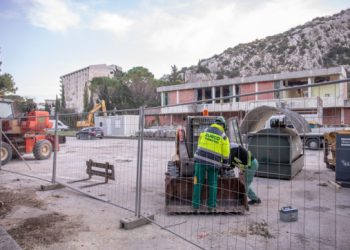 Ovako danas izgleda ruševni kompleks. Kupari su ograđeni, sprema se rušenje
