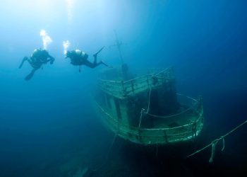 PLAVI JADRAN Olupina kojeg su prigrlile dubine mora, čije ime nosi