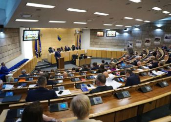 PRORAČUN FBiH Zastupnički dom PFBiH na izvanrednoj sjednici raspravlja o prijedlogu proračuna