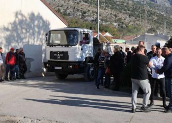 PROSVJED BIVŠIH DJELATNIKA KOMOSA ‘Ako se ništa ne poduzme izlazimo na ulicu’