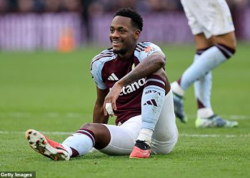 PSG vjeruje da može uvjeriti Aston Villu da proda Jhona Durana već OVOG MJESECA – s tim da francuski prvak želi uključiti neželjenu zvijezdu u posao za kolumbijskog napadača