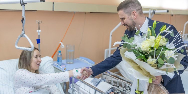 LIJEPA VIJEST U osječkom KBC-u rođena prva beba u Hrvatskoj u 2025. godini | NACIONAL.HR