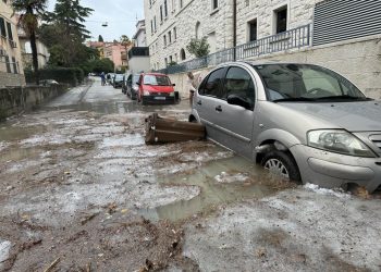 NEVIĐENI PRIZORI Nevjerojatna poplava u Splitu, najteže je na izlazu iz grada | NACIONAL.HR
