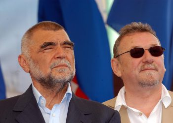 ‘STRASTVENI’ ZAGRLJAJI Stara ljubav zaborava nema, Šeks i Mesić zajedno slavili | NACIONAL.HR