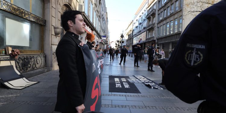 REPRESIJA Žene u crnom i HHO osudili protjerivanje hrvatskih državljanki: ‘Vučić ponovno proizvodi neprijatelje’ | NACIONAL.HR