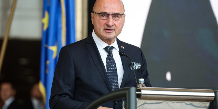 U KIJEVU Grlić Radman: Jugoistočna Europa je ujedinjena u obrani prava Ukrajine da bira svoj put | NACIONAL.HR