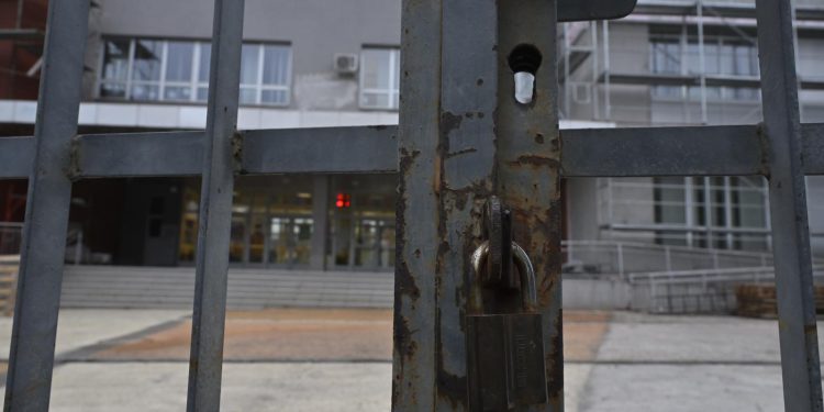 DRUGO POLUGODIŠTE Prosvjetari podržali studente u Srbiji, mnoge škole obustavile rad | NACIONAL.HR