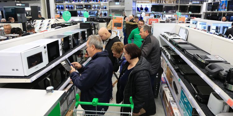 DAN POSLIJE Nakon bojkota u petak, u subotu stampedo Hrvata na trgovine | NACIONAL.HR