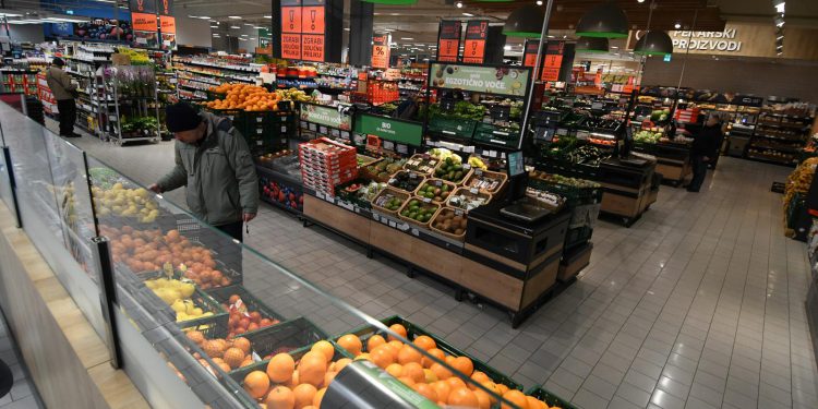 BOJKOT TRGOVACA Porezna uprava objavila nove podatke o broju izdanih računa | NACIONAL.HR