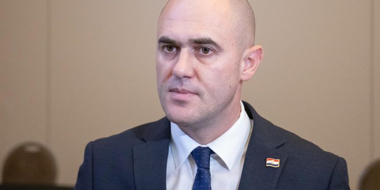 VIKEND AKCIJA Policija pretresla kuću Josipa Dabre, tražili su ima li neprijavljenog oružja | NACIONAL.HR